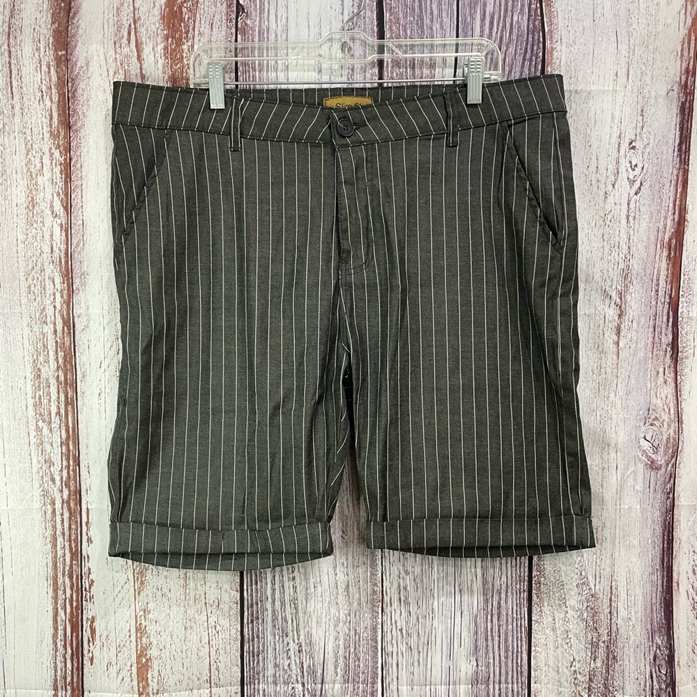 Amazon Essentials Slim Fit Men’s Pinstripe Shorts Grey Size 38 #5048